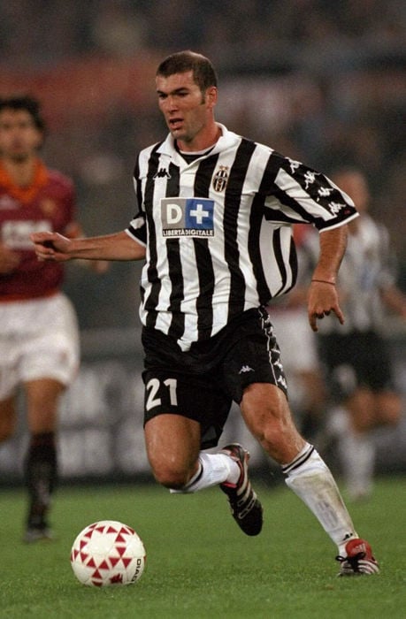 ユベントス1999/00ジダンホームサッカーユニフォームkappaユーベ Juventus 1999 2000 shirt ZIDANE | Legend Football Shirts